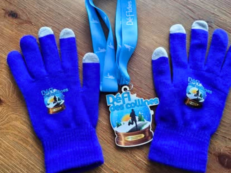Gants et médaille bois personnalisés